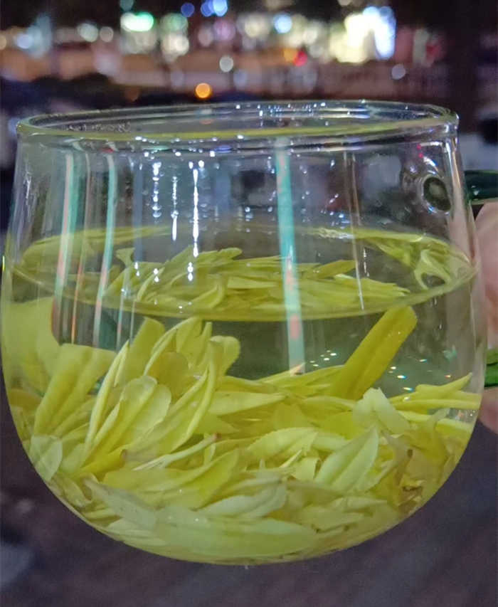 安吉奶白茶的特點和功效